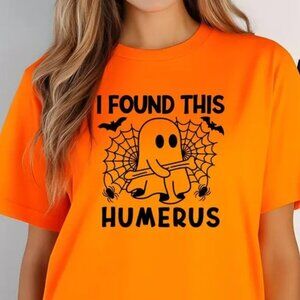 I Found This Humerus Ghost Tee Funny Halloween Skeleton T-Shirt